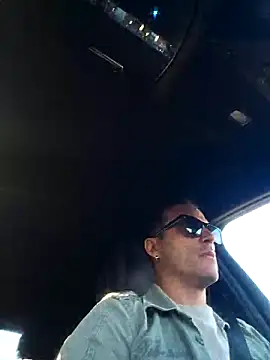 Snapshot of Lucas___81 chatting on 10/24/25, 08:00 Lucas 81 online show from 10/24/25, 08:00