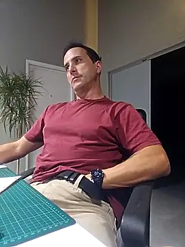 Snapshot of Lucas___81 chatting on 11/05/25, 07:25 Lucas 81 online show from 11/05/25, 07:25