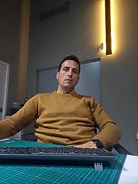 Snapshot of Lucas___81 chatting on 12/02/25, 07:53 Lucas 81 online show from 12/02/25, 07:53