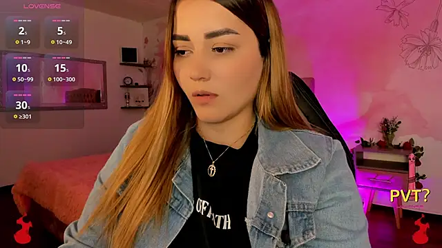 Lucia star   online show from 03/19/25, 03:41