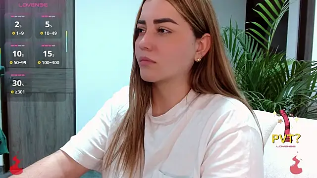 Lucia star   online show from 10/28/25, 02:48