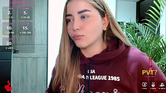 Lucia star   online show from 11/11/25, 01:27