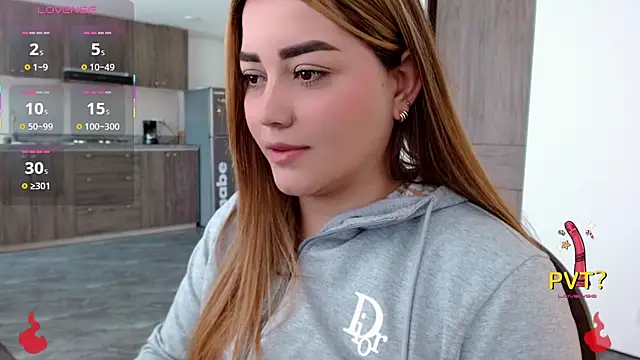 Lucia star   online show from 11/29/25, 03:48