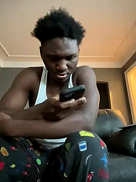 Snapshot of Festivitiesking1 chatting on 11/06/25, 12:39 Festivitiesking1 online show from 11/06/25, 12:39