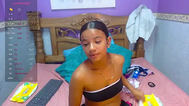 Snapshot of Angelica_Blue chatting on 09/17/25, 05:25 Angelica Blue online show from 09/17/25, 05:25