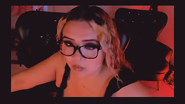 Snapshot of Agatha_humidity chatting on 03/11/25, 10:31 Agatha humidity online show from 03/11/25, 10:31