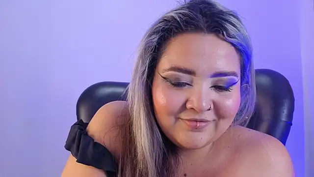 Snapshot of Agatha_humidity chatting on 09/10/25, 04:23 Agatha humidity online show from 09/10/25, 04:23