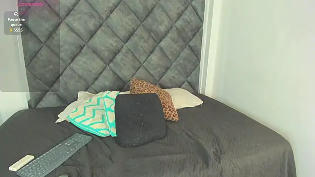 Latrellx7 online show from 12/19/24, 11:39