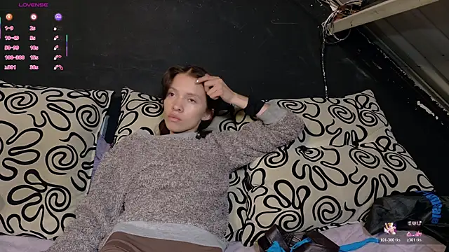 sweetdam12 online show from 10/31/25, 08:10