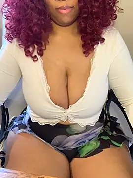 Snapshot of Amber_xo chatting on 12/13/24, 06:16 Amber xo online show from 12/13/24, 06:16