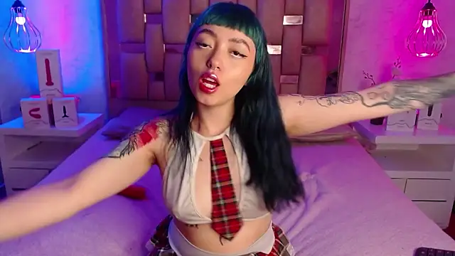 GigiVolkova online show from 01/06/25, 08:39