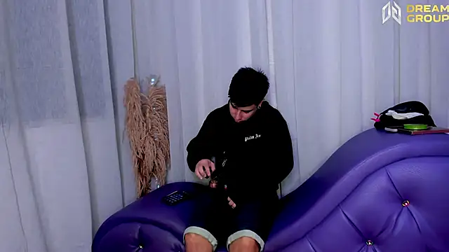 Snapshot of Yourslust_ chatting on 10/26/25, 07:31 Yourslust online show from 10/26/25, 07:31