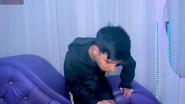 Snapshot of Yourslust_ chatting on 11/09/25, 01:42 Yourslust online show from 11/09/25, 01:42