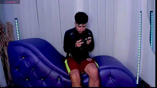 Snapshot of Yourslust_ chatting on 12/05/25, 12:25 Yourslust online show from 12/05/25, 12:25