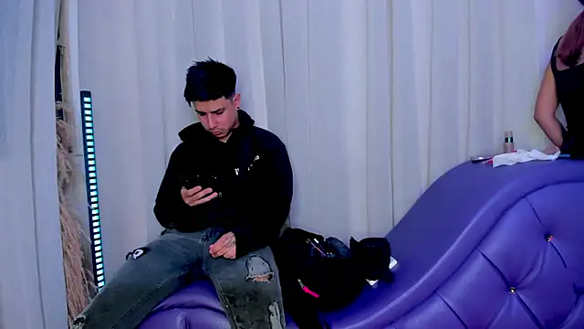 Snapshot of Yourslust_ chatting on 12/15/25, 08:24 Yourslust online show from 12/15/25, 08:24