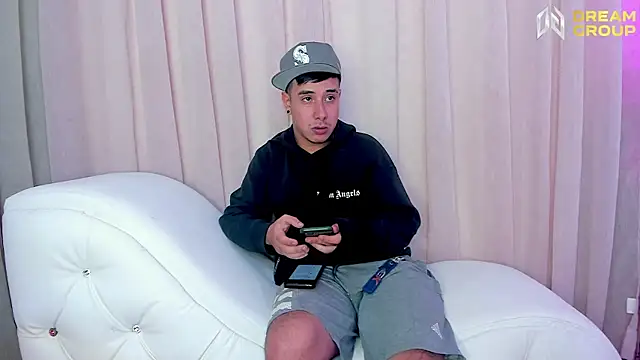 Yourslust  online show from 04/21/26, 01:42