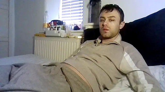 Snapshot of addicktedGT chatting on 02/06/25, 11:32 addicktedGT online show from 02/06/25, 11:32