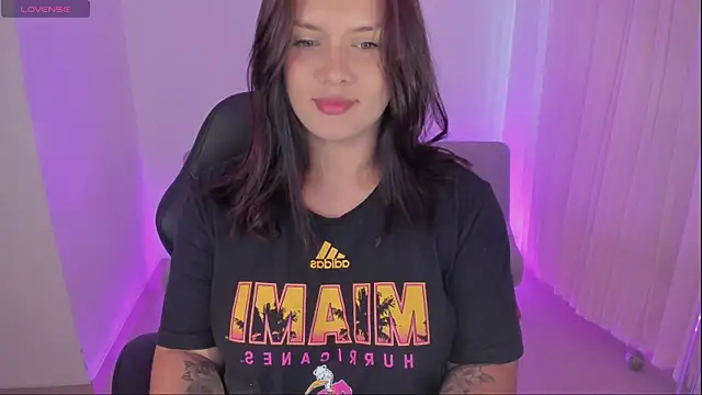 Snapshot of SabrinaVega chatting on 10/12/25, 09:14 SabrinaVega online show from 10/12/25, 09:14