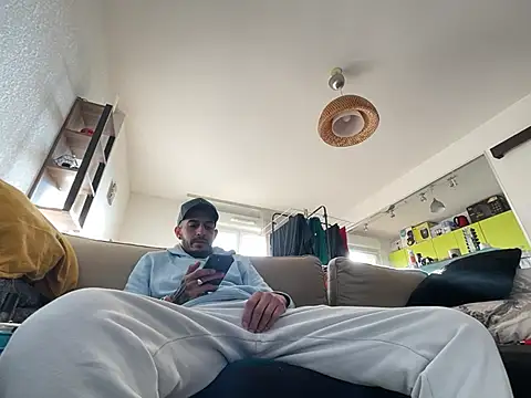 Rebeu313 online show from 01/15/25, 02:35