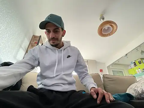 Rebeu313 online show from 02/13/25, 02:52