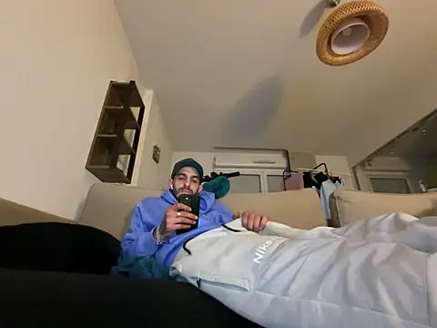 Rebeu313 online show from 02/21/25, 06:37