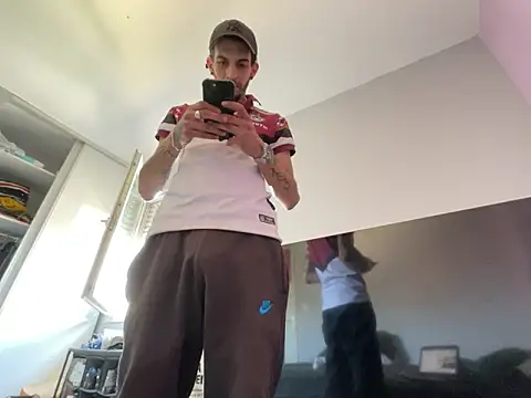 Rebeu313 online show from 02/26/26, 01:54