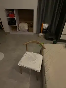 AwakeSubtitle online show from 10/17/25, 04:09