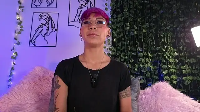 MiaMorgan  online show from 10/05/25, 01:42