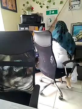 Snapshot of NAJWA-ARAB chatting on 12/18/24, 05:31 NAJWA-ARAB online show from 12/18/24, 05:31