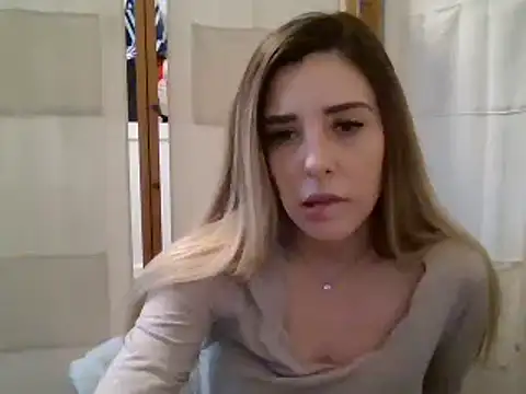 Snapshot of MissBella131 chatting on 01/11/25, 12:50 MissBella131 online show from 01/11/25, 12:50