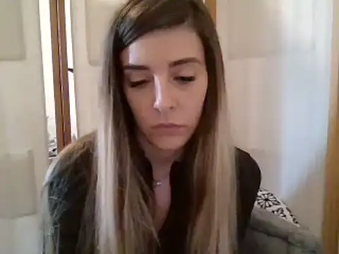 Snapshot of MissBella131 chatting on 01/27/25, 03:39 MissBella131 online show from 01/27/25, 03:39