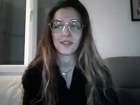 Snapshot of MissBella131 chatting on 02/01/25, 06:19 MissBella131 online show from 02/01/25, 06:19