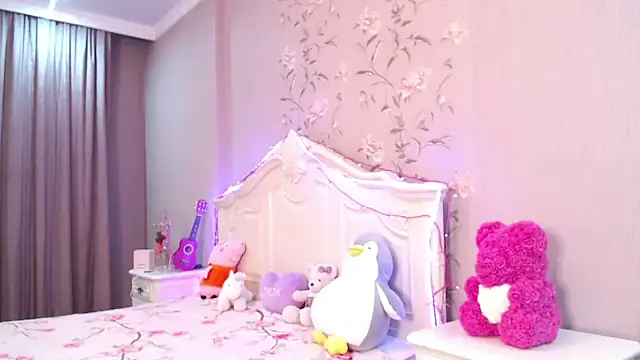 lilianbee online show from 04/18/26, 07:07