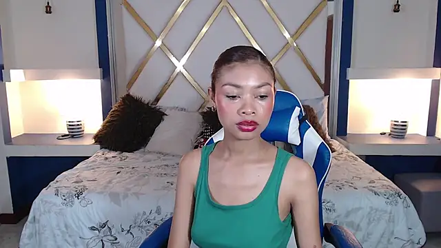 Snapshot of Perla_prg chatting on 02/22/25, 05:02 Perla prg online show from 02/22/25, 05:02