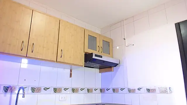 Perla prg online show from 10/23/25, 06:56