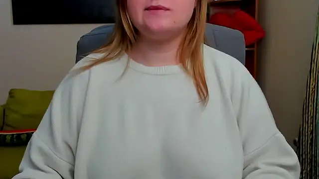 Snapshot of Doliss chatting on 02/25/25, 08:03 Doliss online show from 02/25/25, 08:03