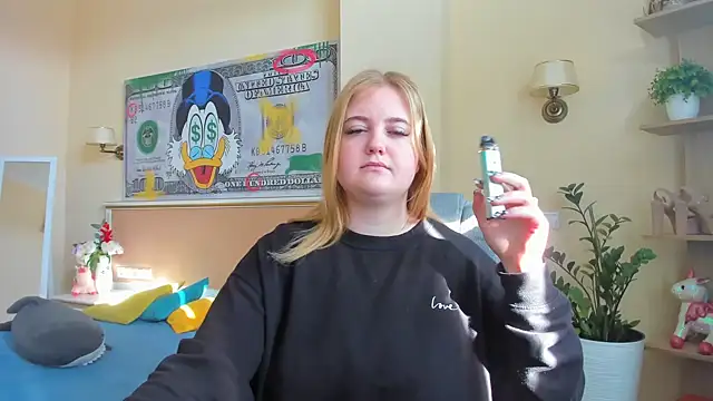 Snapshot of Doliss chatting on 03/05/25, 07:05 Doliss online show from 03/05/25, 07:05