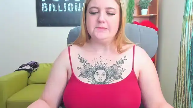 Snapshot of Doliss chatting on 03/08/25, 07:27 Doliss online show from 03/08/25, 07:27