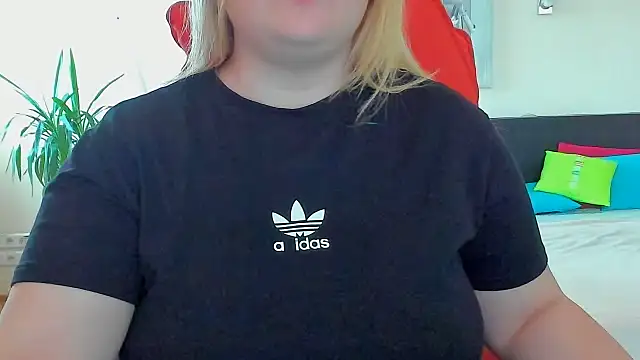 Snapshot of Doliss chatting on 09/12/25, 06:02 Doliss online show from 09/12/25, 06:02