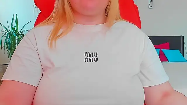 Snapshot of Doliss chatting on 09/13/25, 06:46 Doliss online show from 09/13/25, 06:46