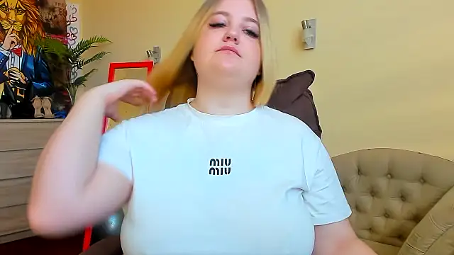 Snapshot of Doliss chatting on 09/16/25, 06:14 Doliss online show from 09/16/25, 06:14