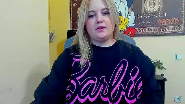 Snapshot of Doliss chatting on 10/02/25, 05:58 Doliss online show from 10/02/25, 05:58