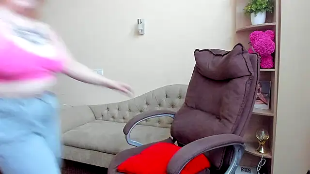 Snapshot of Doliss chatting on 11/09/25, 07:06 Doliss online show from 11/09/25, 07:06