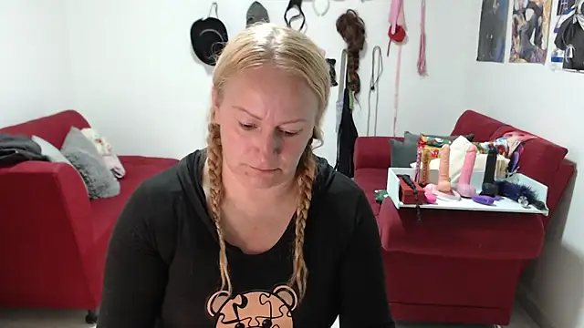 emperabigbootybigass online show from 12/18/25, 12:22