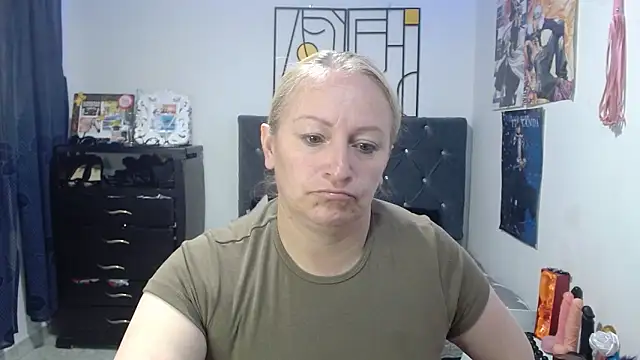 emperabigbootybigass online show from 04/22/26, 12:18