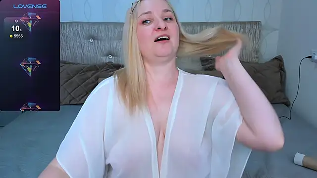 AnnaXCherri online show from 02/28/25, 08:42