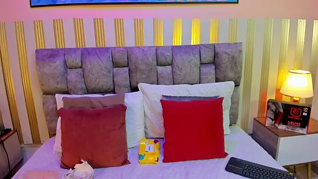 nova lane online show from 12/14/25, 07:51