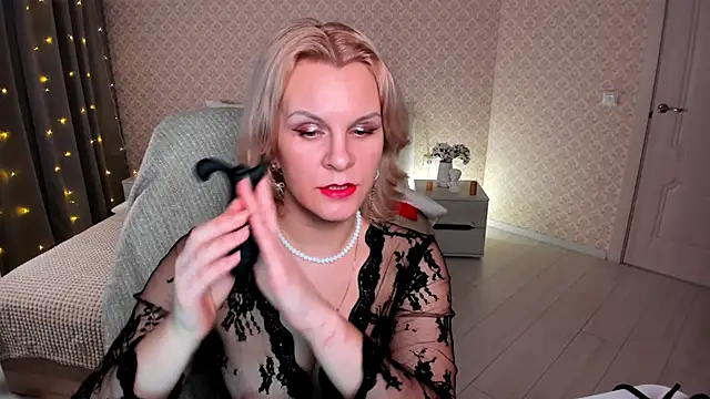 Louisa Bay online show from 03/04/25, 05:13