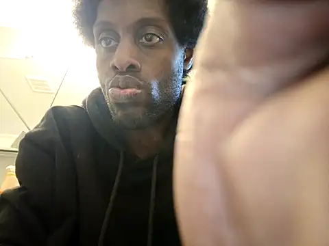 Snapshot of DevinToore chatting on 10/10/25, 01:26 DevinToore online show from 10/10/25, 01:26