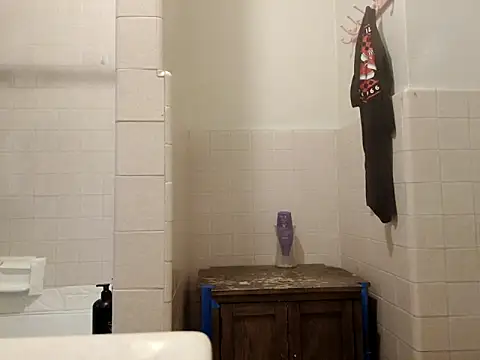 Snapshot of DevinToore chatting on 10/19/25, 05:35 DevinToore online show from 10/19/25, 05:35